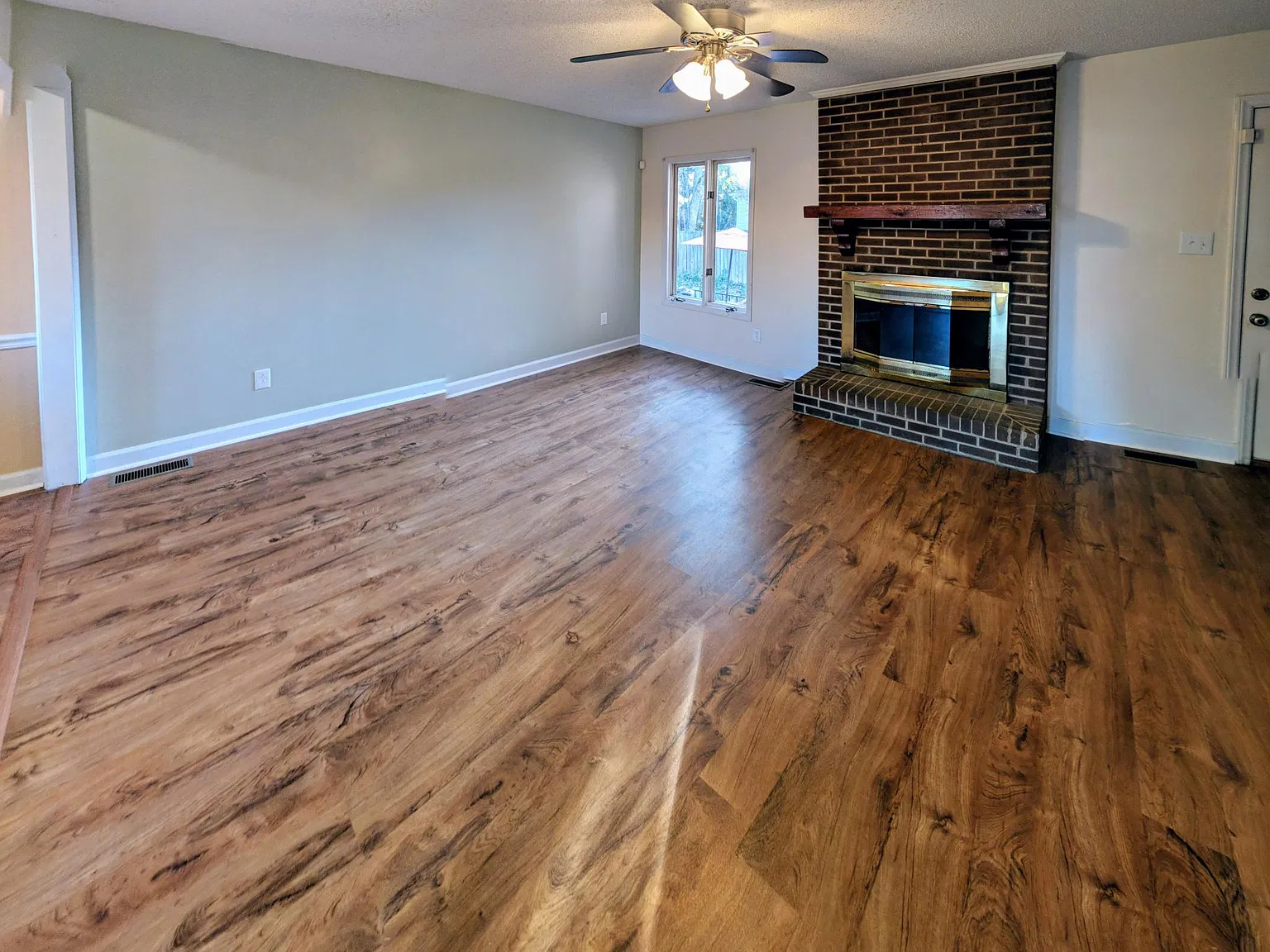 2 bed, 2.5 bath, 1252 sqft, $1,350 — Photo 3