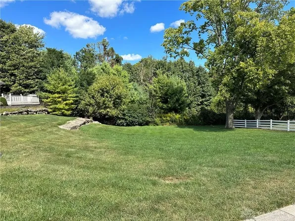 101 Rebecca Cir, Englewood, OH 45322