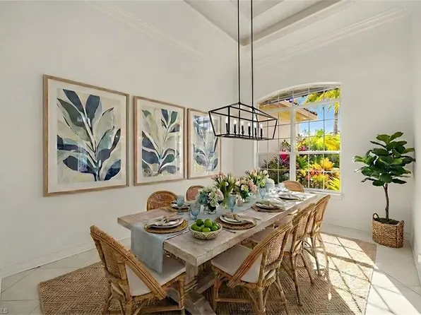 2341 Cheshire LN, NAPLES, FL 34109