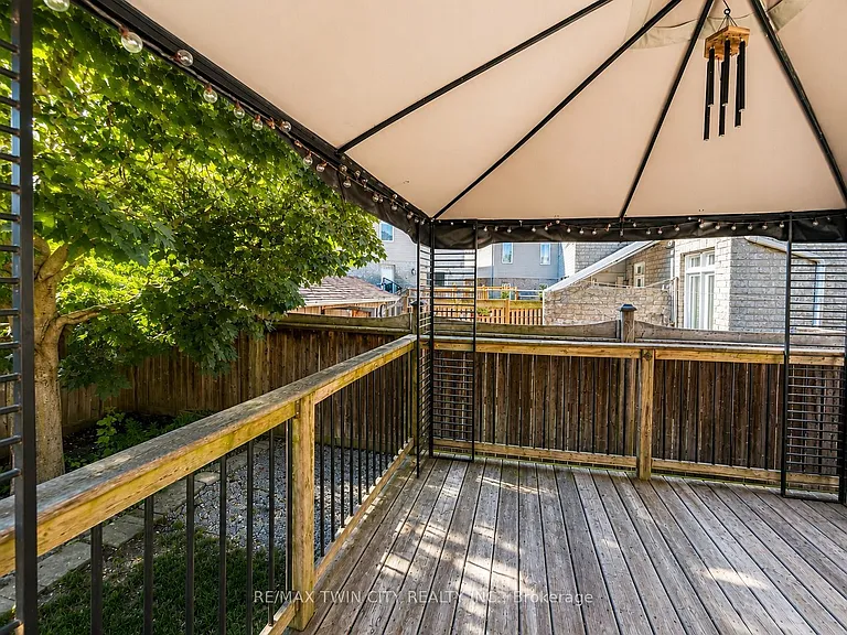 72 Newcastle Dr — Photo 30
