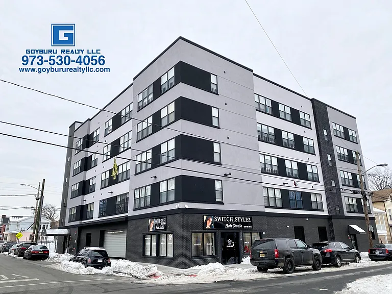 100 Carroll St #203-303-403 — Photo 7