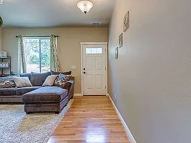 4 bed, 1608 sqft, $2,600 — Photo 3