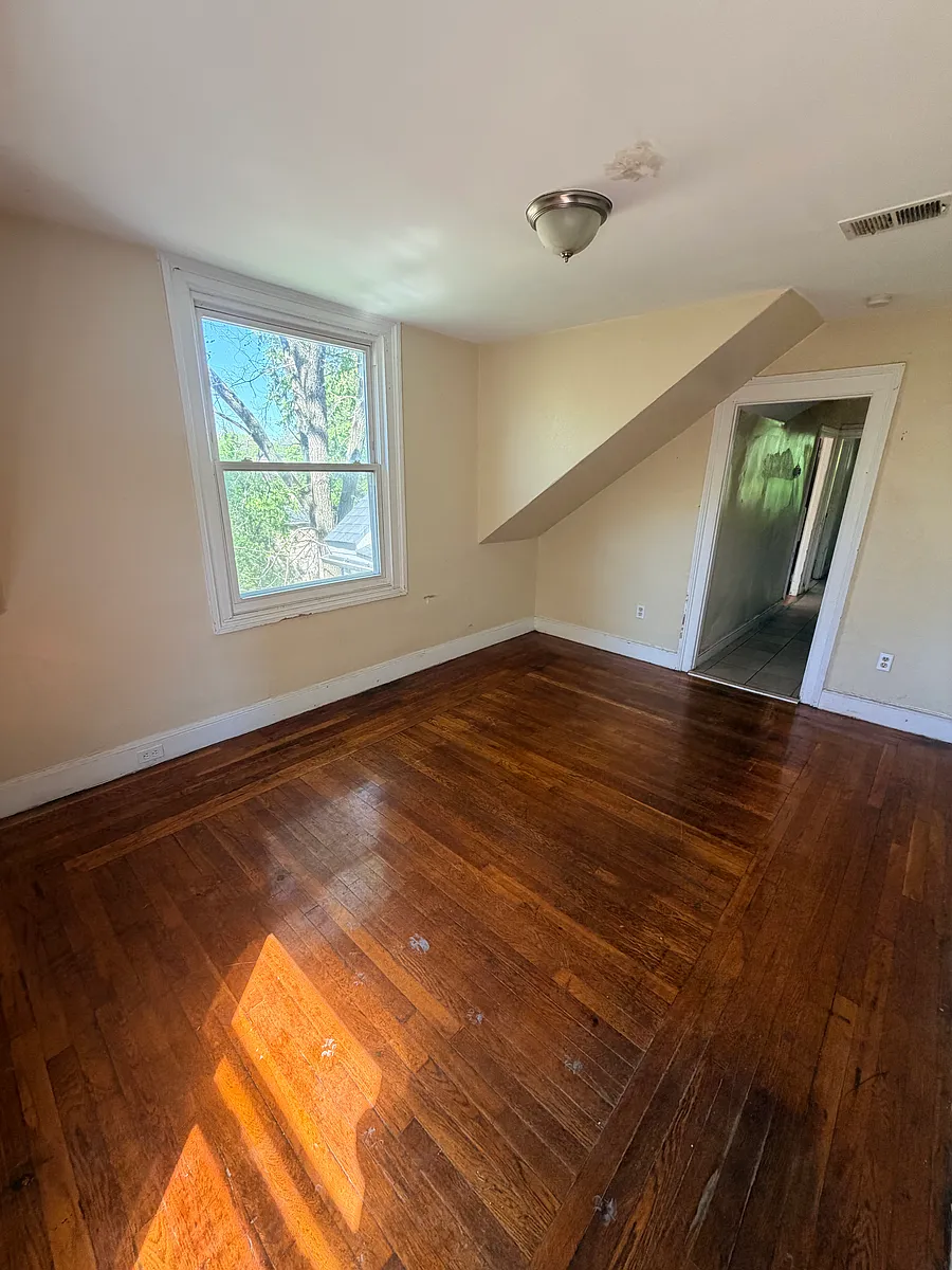 Building Photo - 111 Bristol St #3L