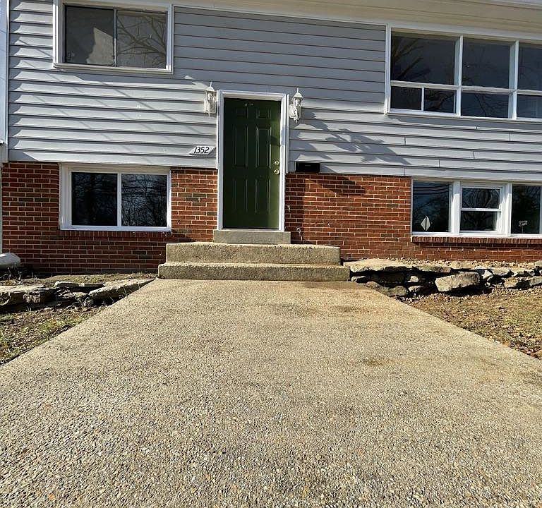 1st image of 1352 E Longview Dr