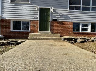 1352 E Longview Dr, Woodbridge, VA