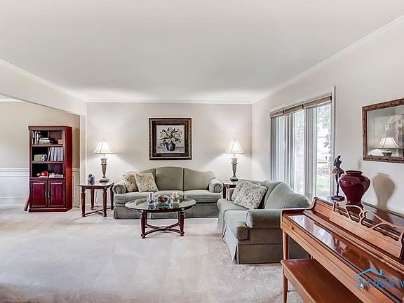 4th image of 556 Greenfield Dr