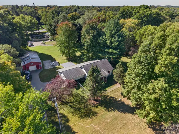 913 E High St, Greenville, MI 48838