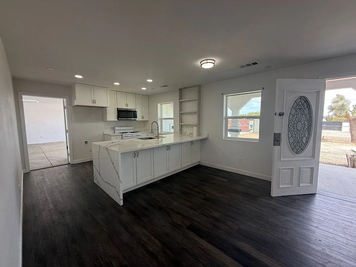 Oak Hills- 3 Bedrooms, 2 Bathrooms, 2 Years New, Solar Panels, — Photo 2