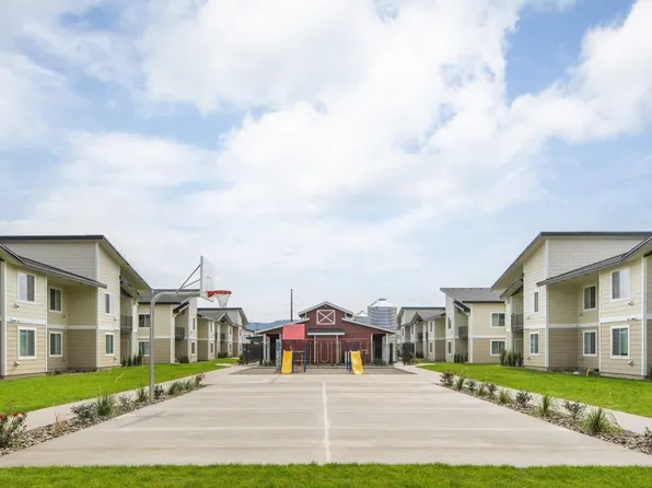 Bluegrass Farms Apartments