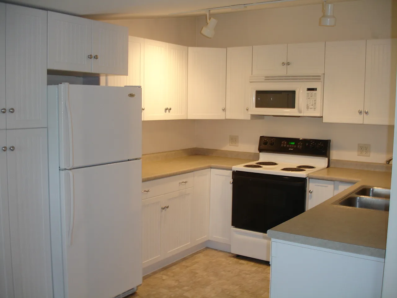 257 Fairbanks Rd — Photo 4