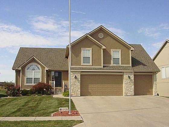 2nd image of 3045 SW Gentry Ct