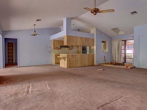 4th image of 27 Waterford Dr