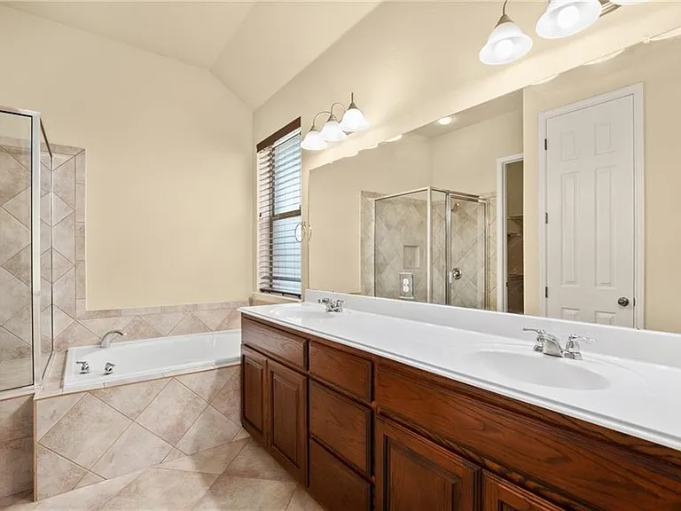 112 W Adelanta Pl — Photo 14