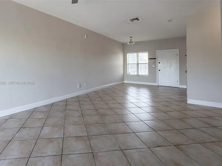 2225 NE 123rd St #215 — Photo 6