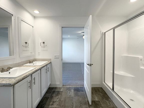 3rd image of 17529 Summit St #18