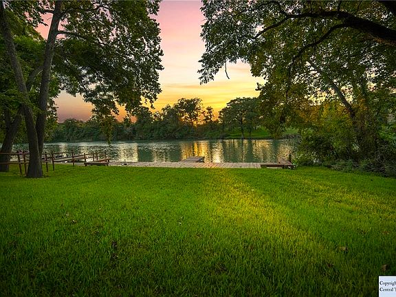 4th image of 496 River Dr