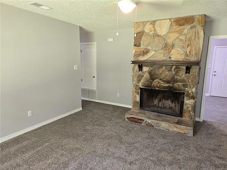 381 Norton Rd — Photo 8