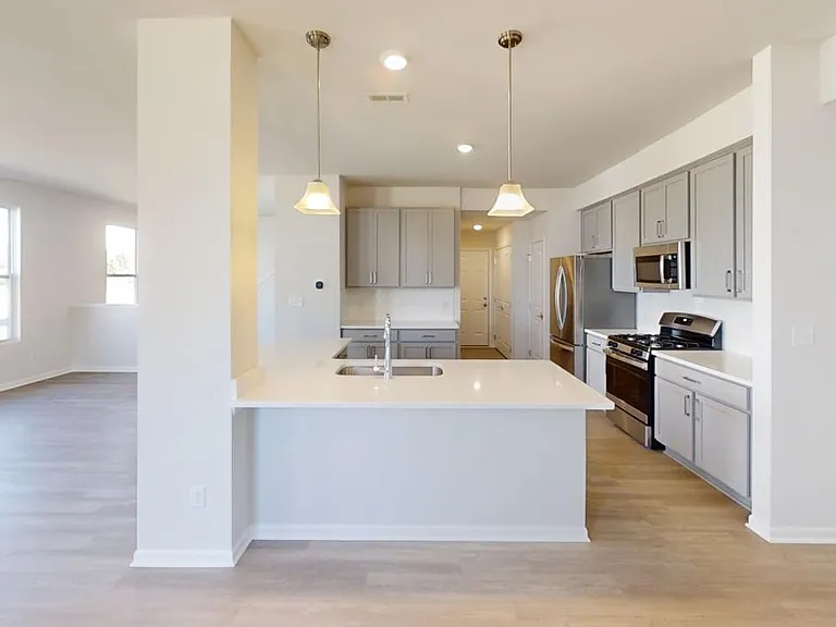 2201 Mill Ln — Photo 3