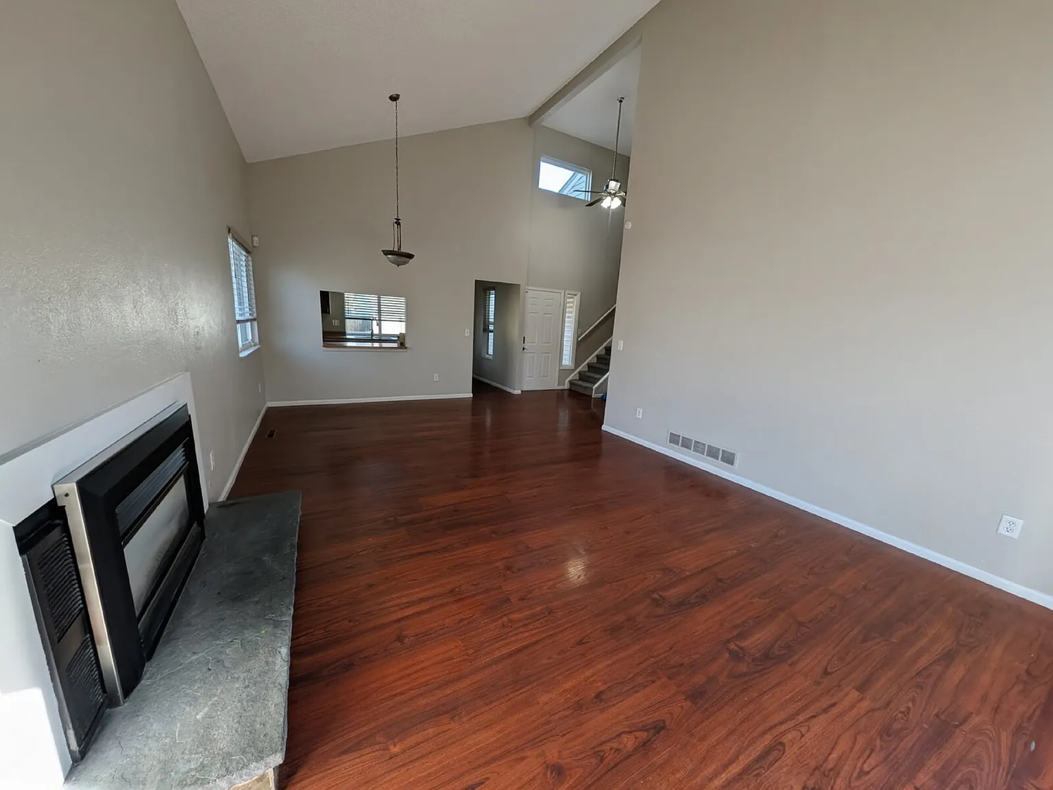 4 bed, 2.0 bath, 2396 sqft, $2,550 — Photo 4