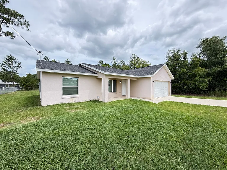 85 Maple Dr — Photo 3