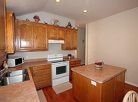 3rd image of 8825 Sunset Trace Dr