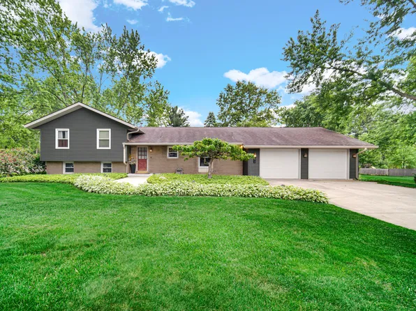 272 W Powell Dr, La Porte, IN 46350