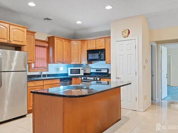 274 Aldrich Rd, Howell, NJ 07731