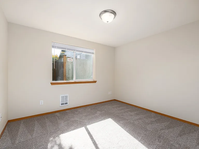 Chelsea Village Townhomes — Photo 15