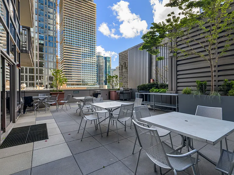 2033 2nd Ave #1010 — Photo 27