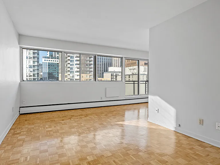 261 Cooper St — Photo 25