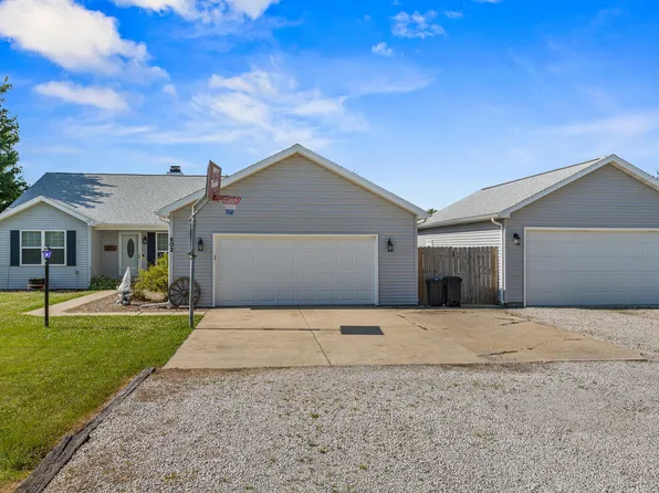 603 Dunlap Woods N, Sidney, IL 61877