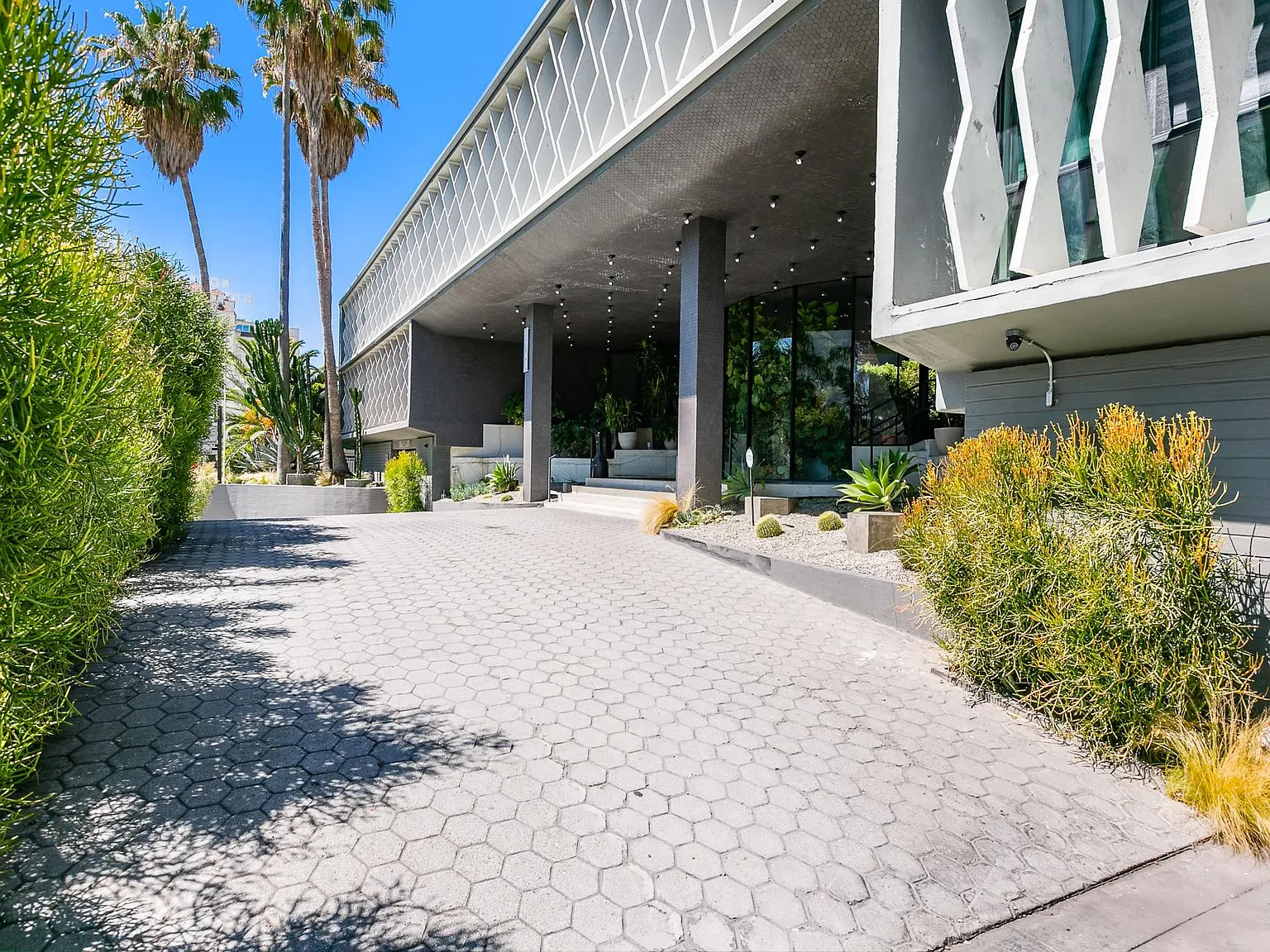 Hollywood Biltmore — Photo 1