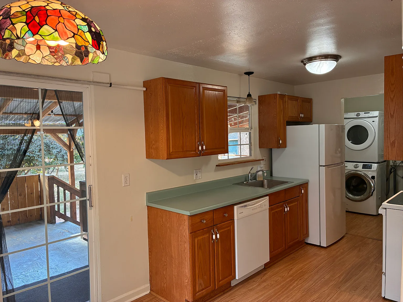 2 bed, 856 sqft, $2,200 — Photo 3