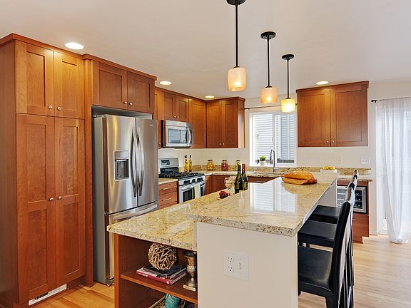 5th image of 12344 Hiram Pl NE