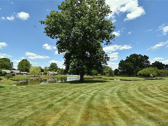 5th image of 114 Clubhouse Cir