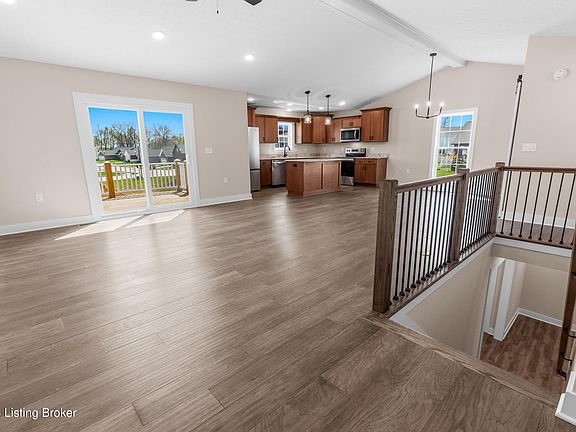2nd image of 504 Ashwood Ave