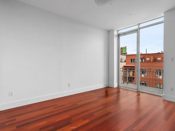 291 Devoe Street image 8 of 12