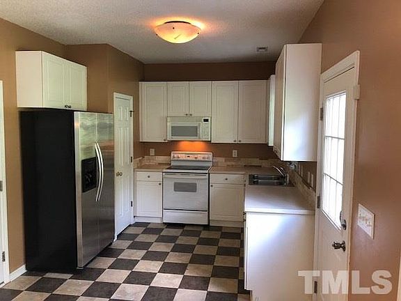 5th image of 204 Stansbury Ln