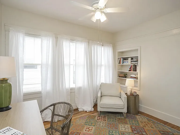 327 Vivelle Ave #A — Photo 10