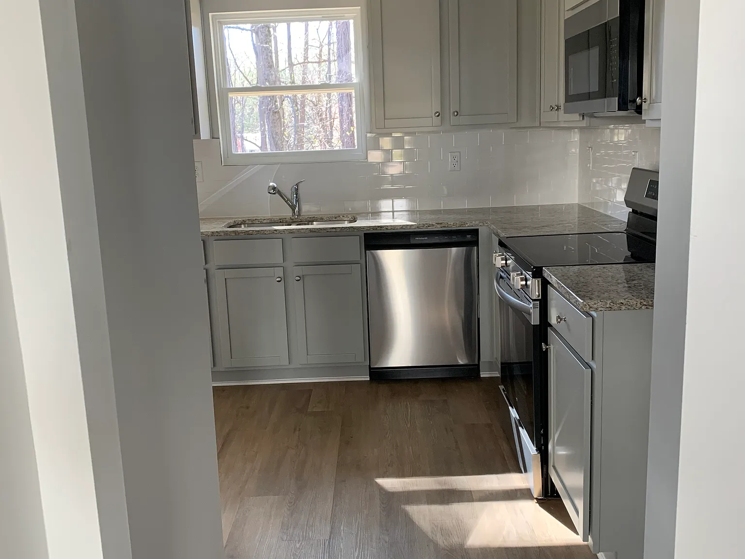 3 bed, 2.5 bath, $2,000 — Photo 4