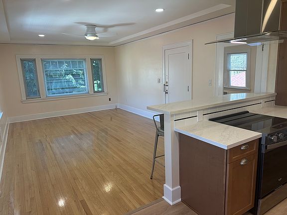 5th image of 1425 SE 24th Ave APT 203