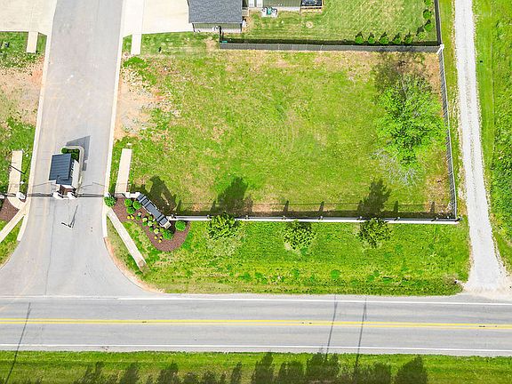 4th image of 1300 Westridge Ln #85