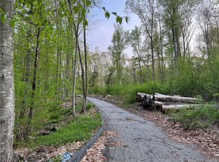 69-59 Phillips Rd, Jewett City, CT 06351