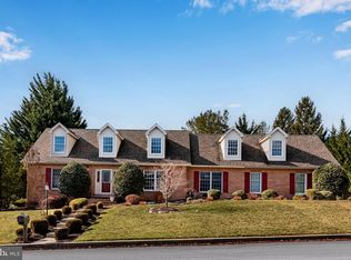 2074 Fairway Ln, Harrisburg, PA 17112