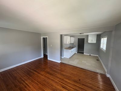 2nd image of 1217 Waverly St