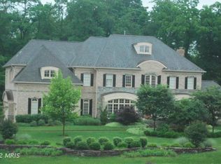 8300 Fox Haven Dr, Mc Lean, VA 22102