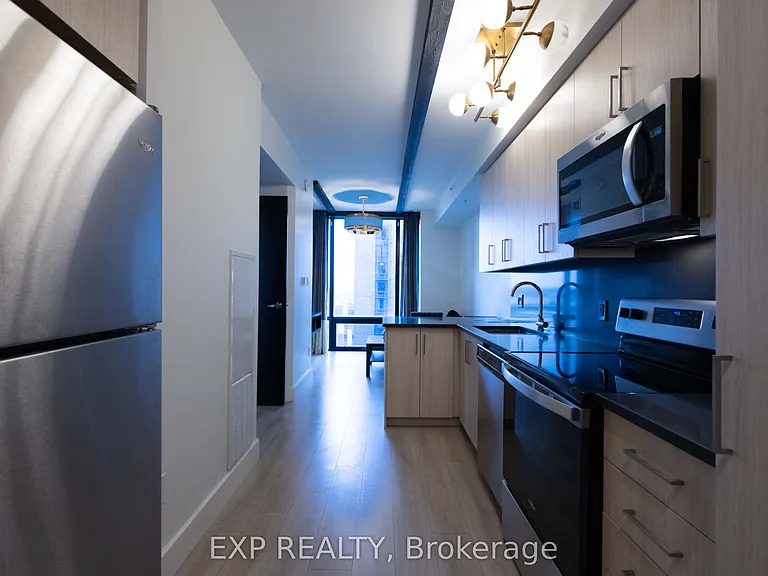 145 Columbia St W #928 — Photo 11