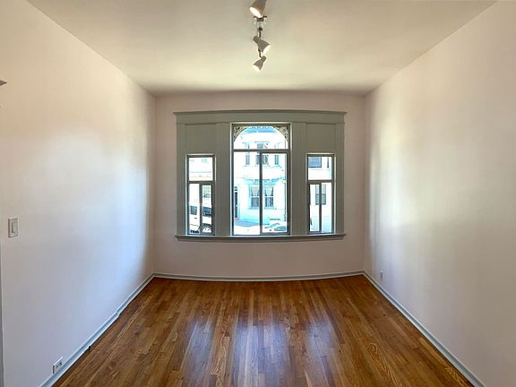 4th image of 1053 Montgomery St #1053
