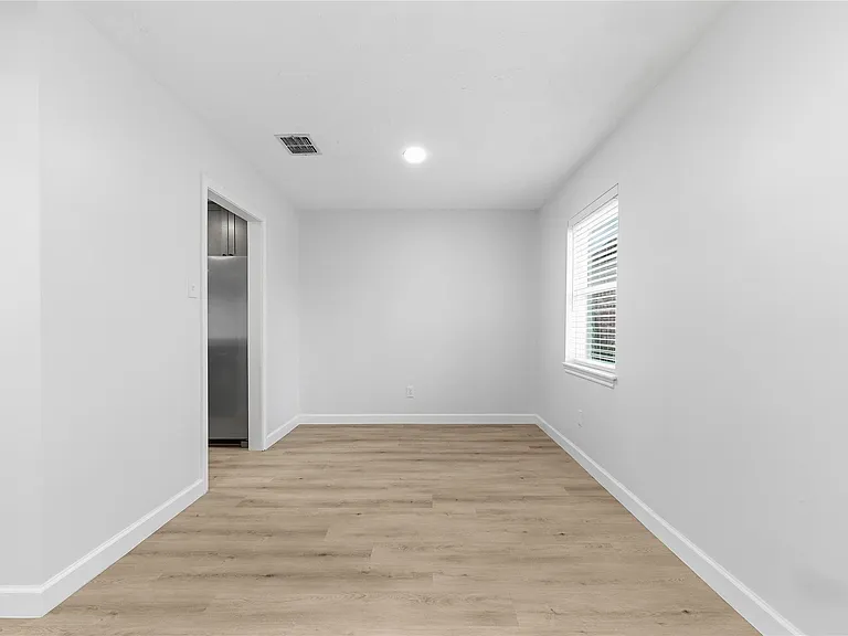 9607 Kemp Forest Dr — Photo 23
