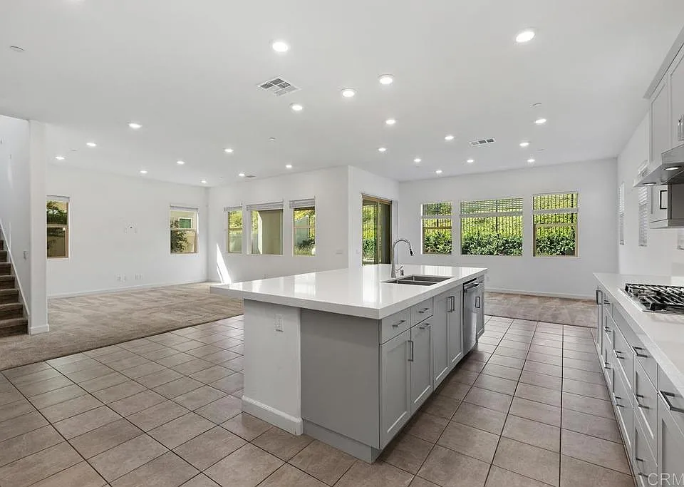 702 Westbrook Loop
